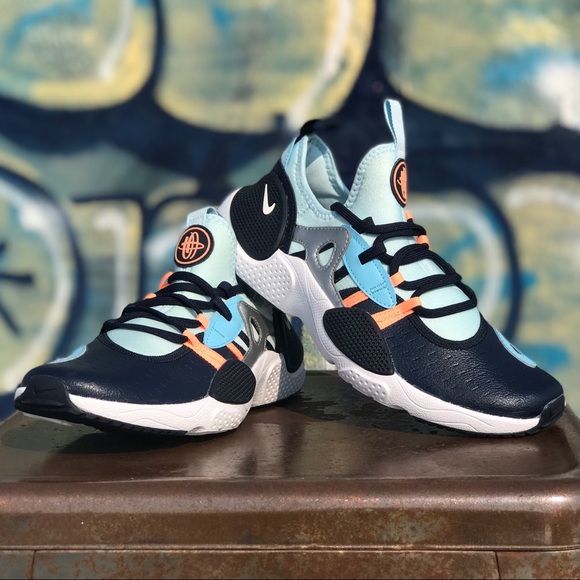 Nike Huarache E.D.G.E. Comfortable Retro Sneakers - Picture 2 of 8